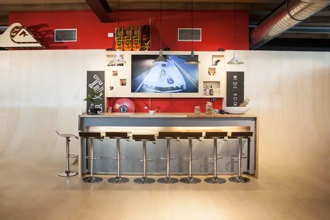 Quicksilver Showroom Nine Yards retail custom