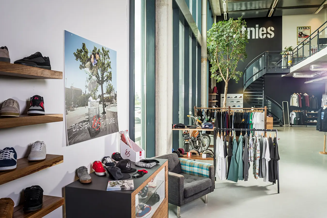 Showroom Soletech Nine Yards Customs Etnies