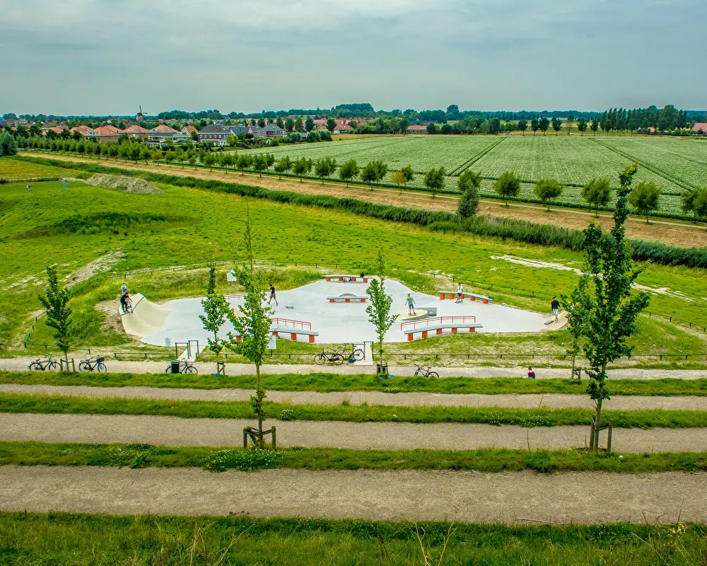 Skatebaan Middelharnis Nine Yards Skateparks Zeeland skatepark sportvoorziening beton