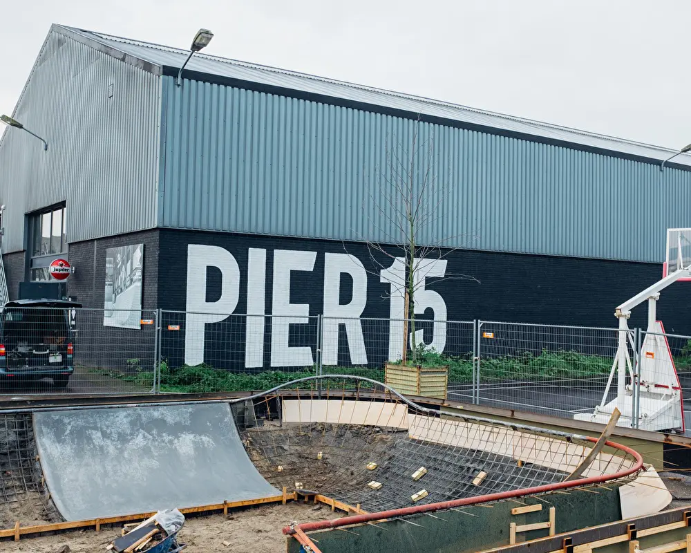 Nine Yards Skateparks Bowl Pier 15 onder constructie beton