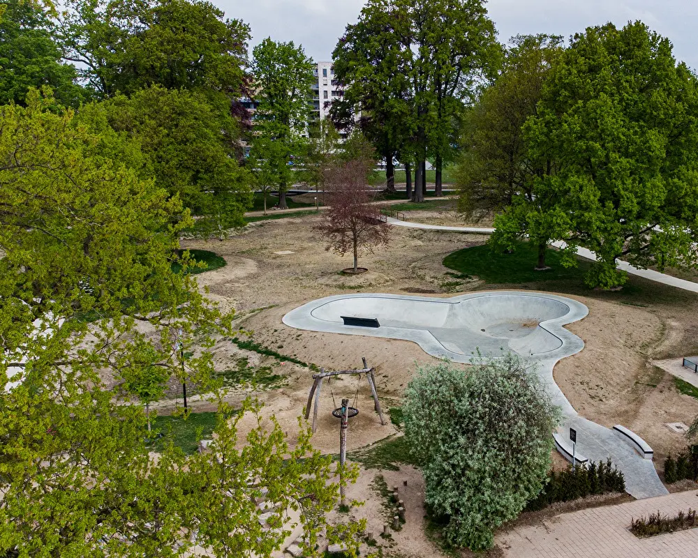 Boxmeer skatepark weijerpark nine yards skateparks concrete bowl